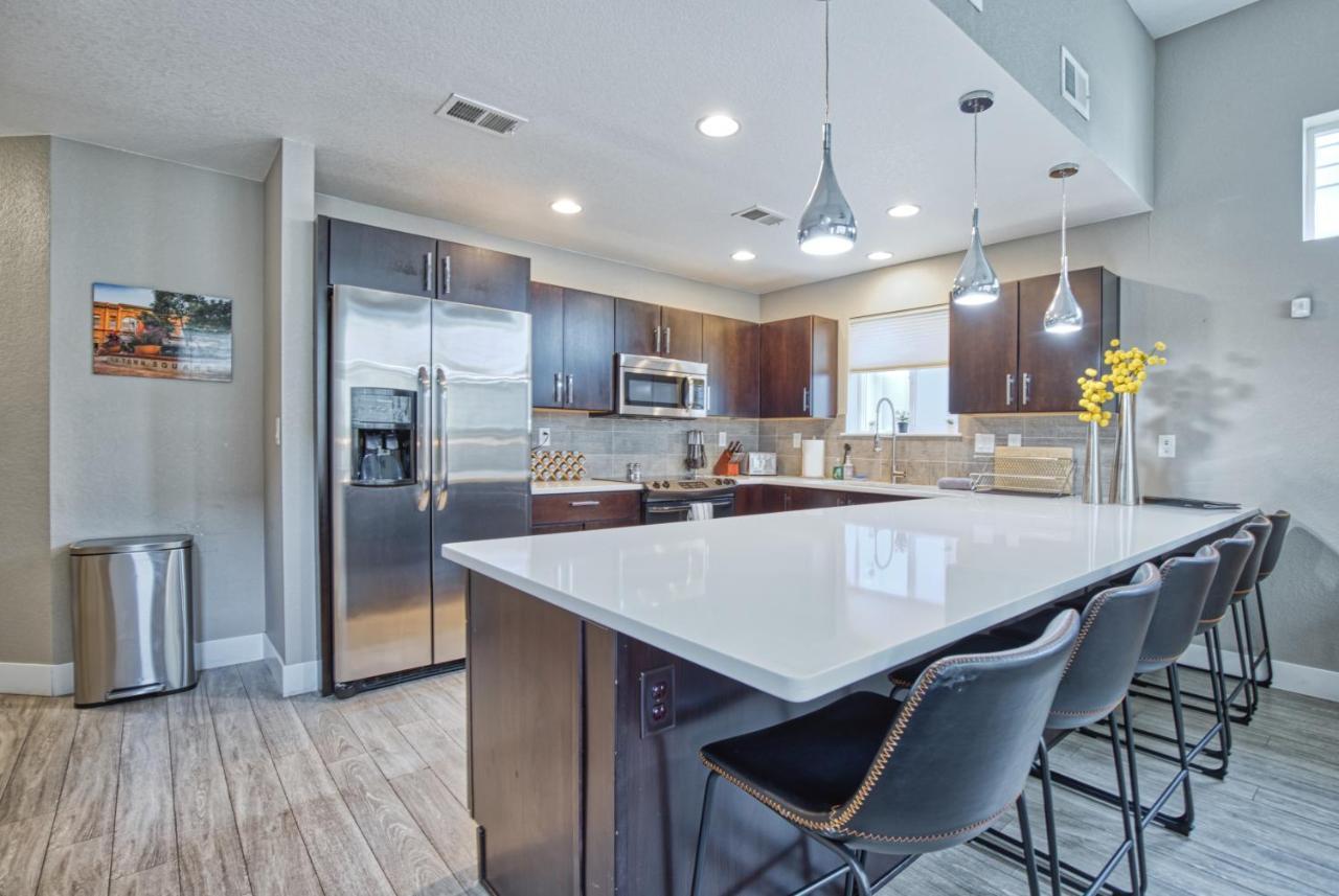 Modern Townhome Near Old Town, Breweries, & River! Fort Collins Exterior foto